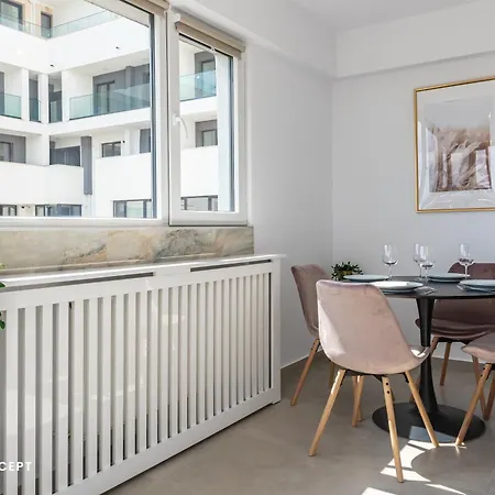 Апартаменти Spacious 1022 *