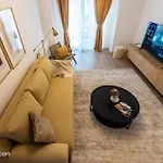Апартаменти Spacious 1022 *