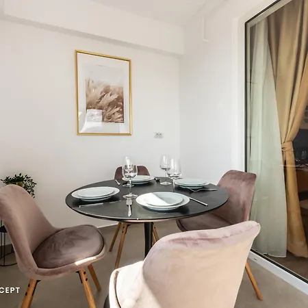 Apartament Spacious 1022 *